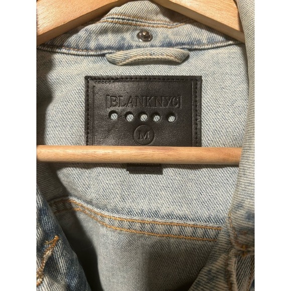 BLANKNYC Denim Light Wash Distressed Jean Jacket M - Picture 5 of 11